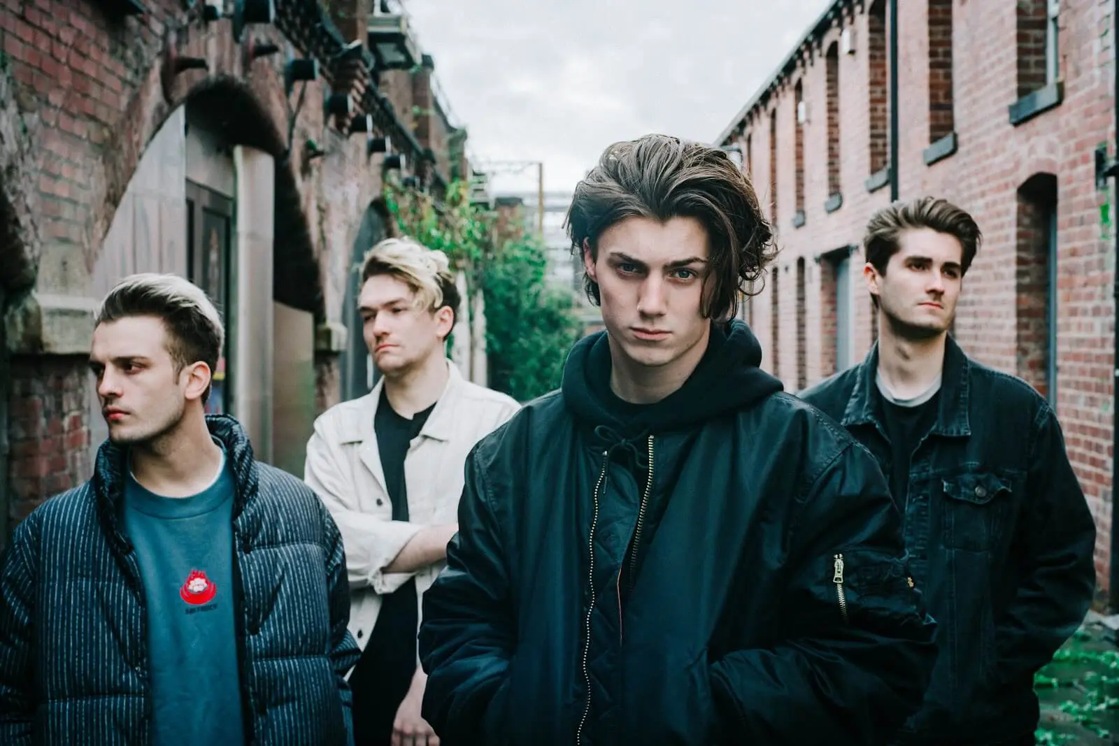 FOR YOU THE MOON SIGN TO SLAM DUNK RECORDS AND DROP SMASHING DEBUT SINGLE