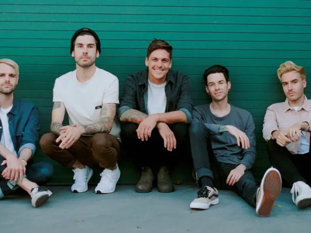 REAL FRIENDS SIGN TO PURE NOISE RECORDS; RELEASE NEW SINGLES “NERVOUS WRECK” & “STORYTELLER”