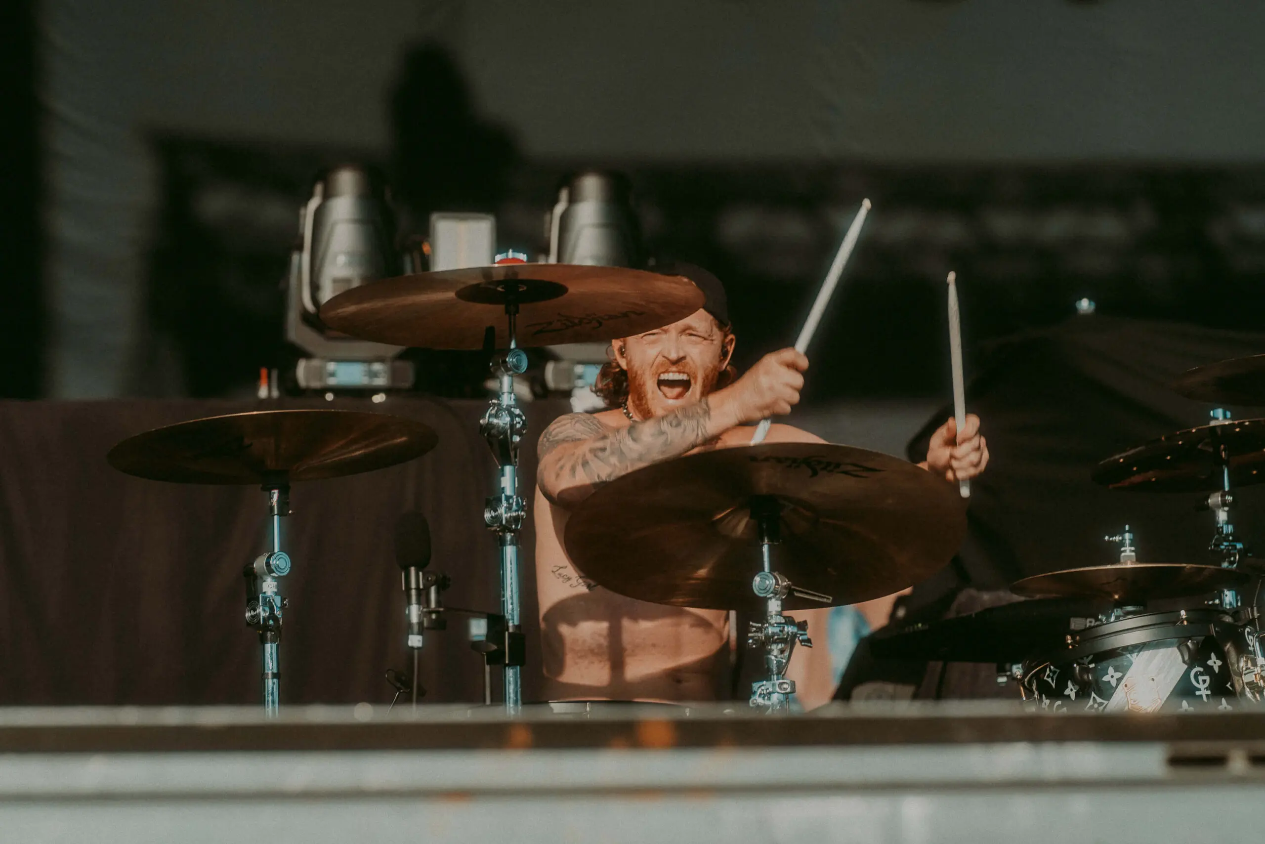girlfriends (Creative Control Tour) – 11