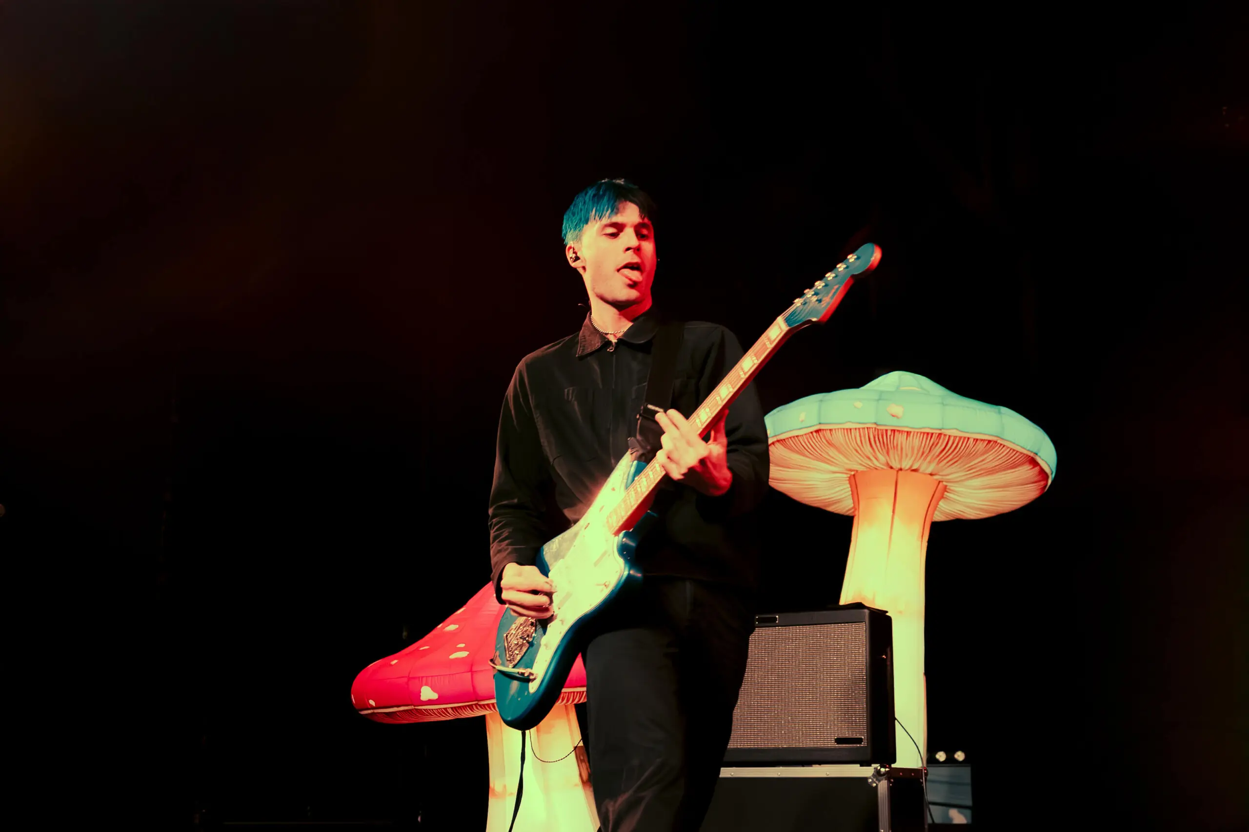 Microwave (Three Cheers For 20 Years Tour) – 4