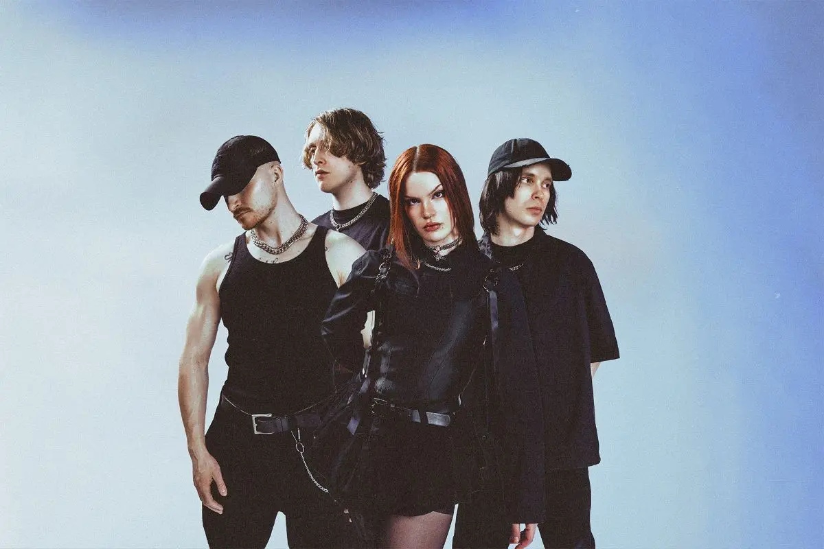 LUNA KILLS Share New Single “supervillain”