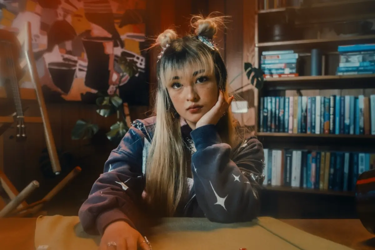 RINRIN Signs With Fearless Records, Shares New Single “fever dream”