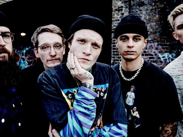 NECK DEEP RELEASE NEW SINGLE “FALL”