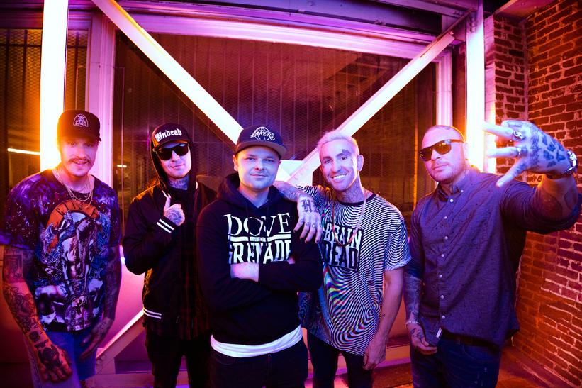 HOLLYWOOD UNDEAD PREMIERE NEW SINGLE “GONNA BE OK”