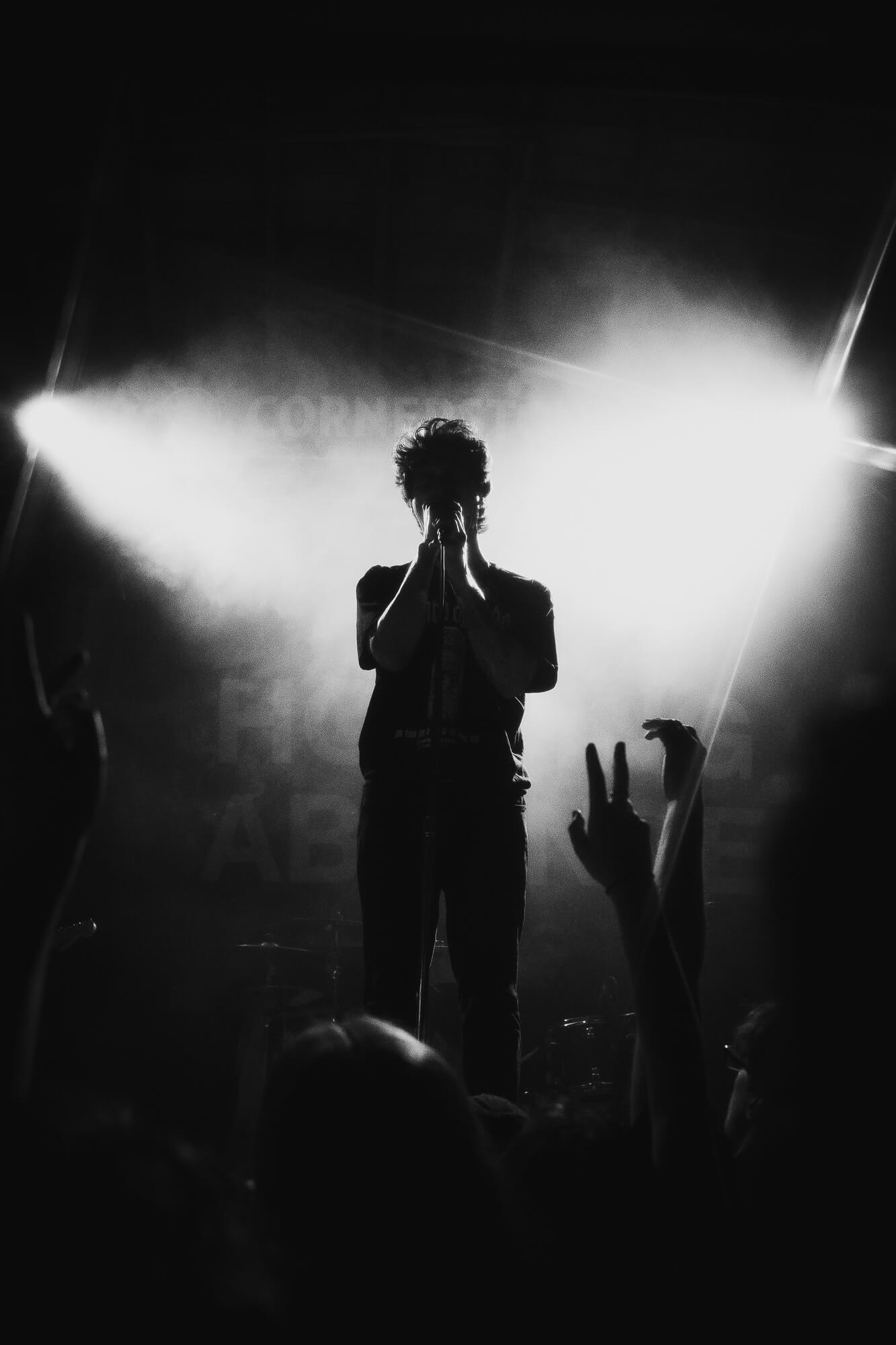 Holding Absence (Watch The Divide Tour) – CALIBER-17