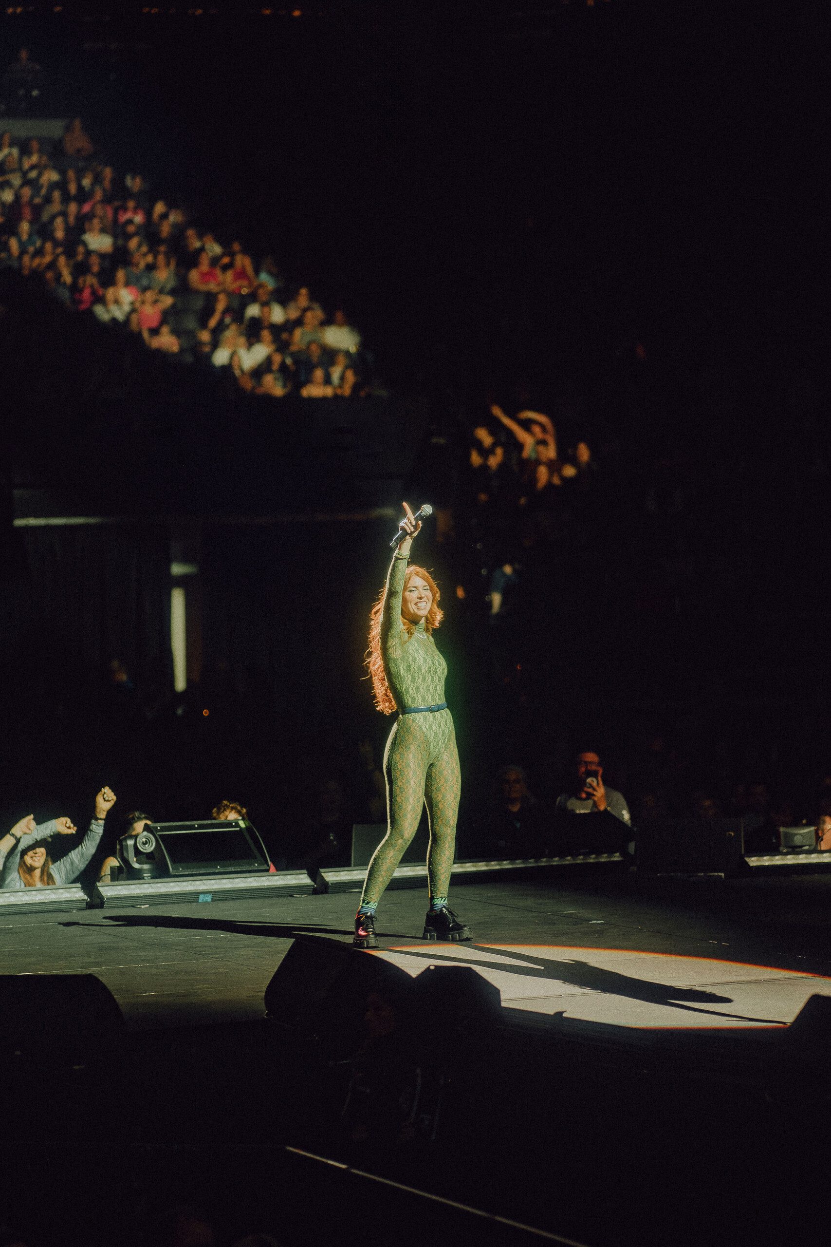 GROUPLOVE (Golden 1 Center) 29