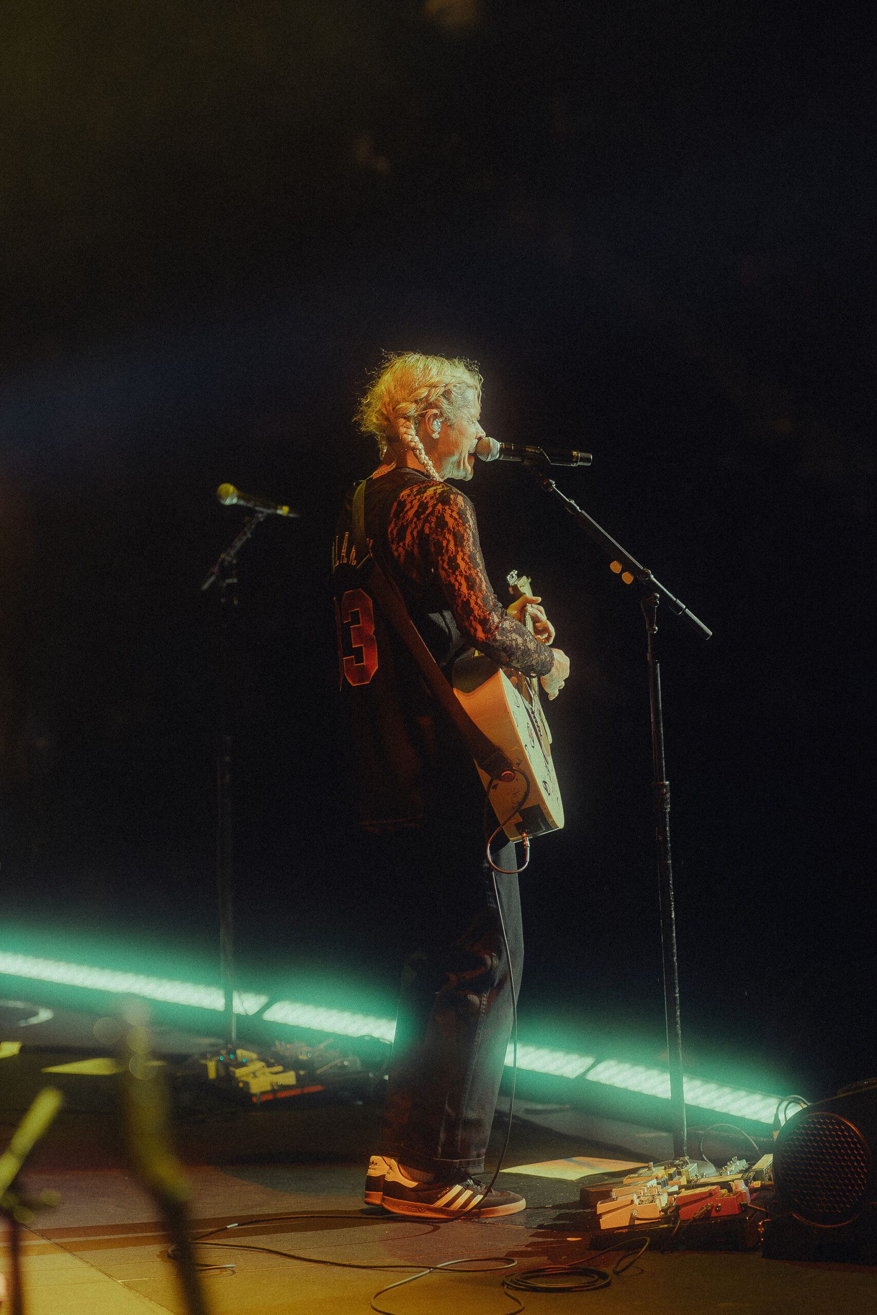 GROUPLOVE (Golden 1 Center) 34