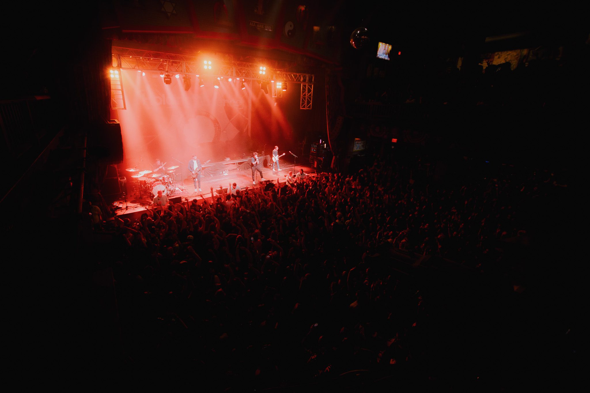 Holding Absence (Lets Cheers To This Tour) – 13