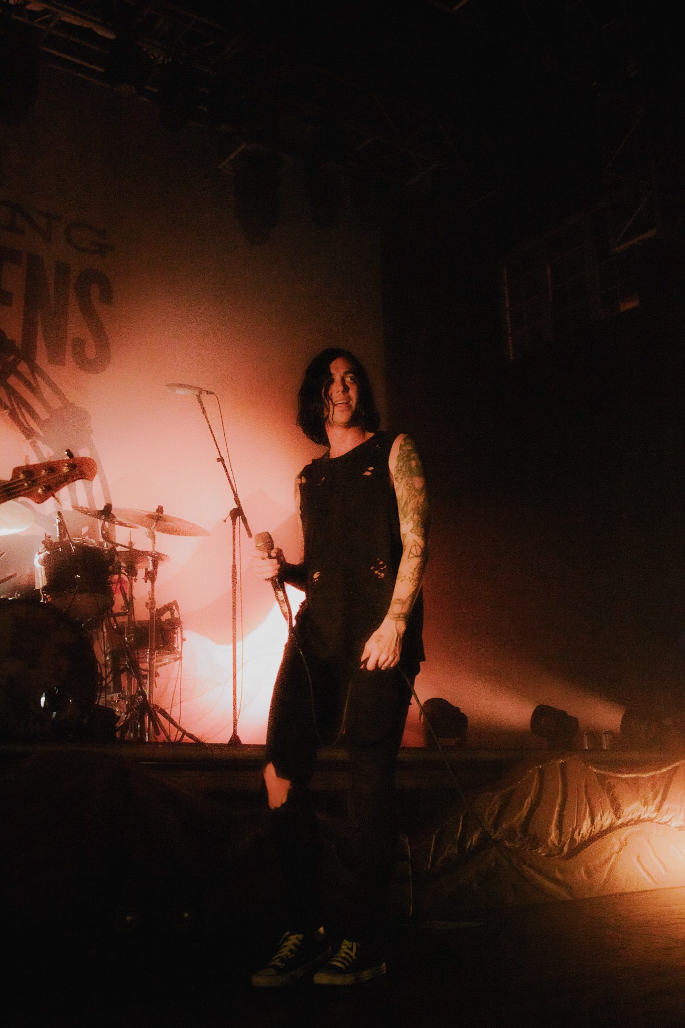 Sleeping With Sirens (Lets Cheers To This Tour) – 15